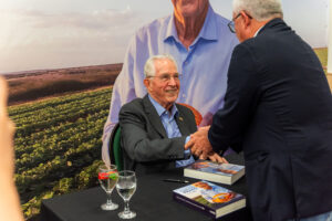 Itaueira® marcou presença na PEC Brasil 2026 com as marcas Rei®, Melancia da Magali© e sessão de autógrafos do livro autobiográfico de seu fundador, Carlos Prado